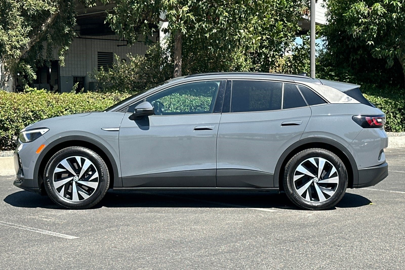 Used 2023 Volkswagen ID.4 PRO with VIN 1V2CMPE88PC029486 for sale in Ontario, CA