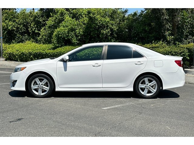 Used 2014 Toyota Camry SE with VIN 4T1BF1FK9EU774359 for sale in Ontario, CA