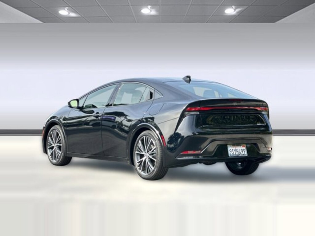 Used 2025 Toyota Prius XLE Hatchback