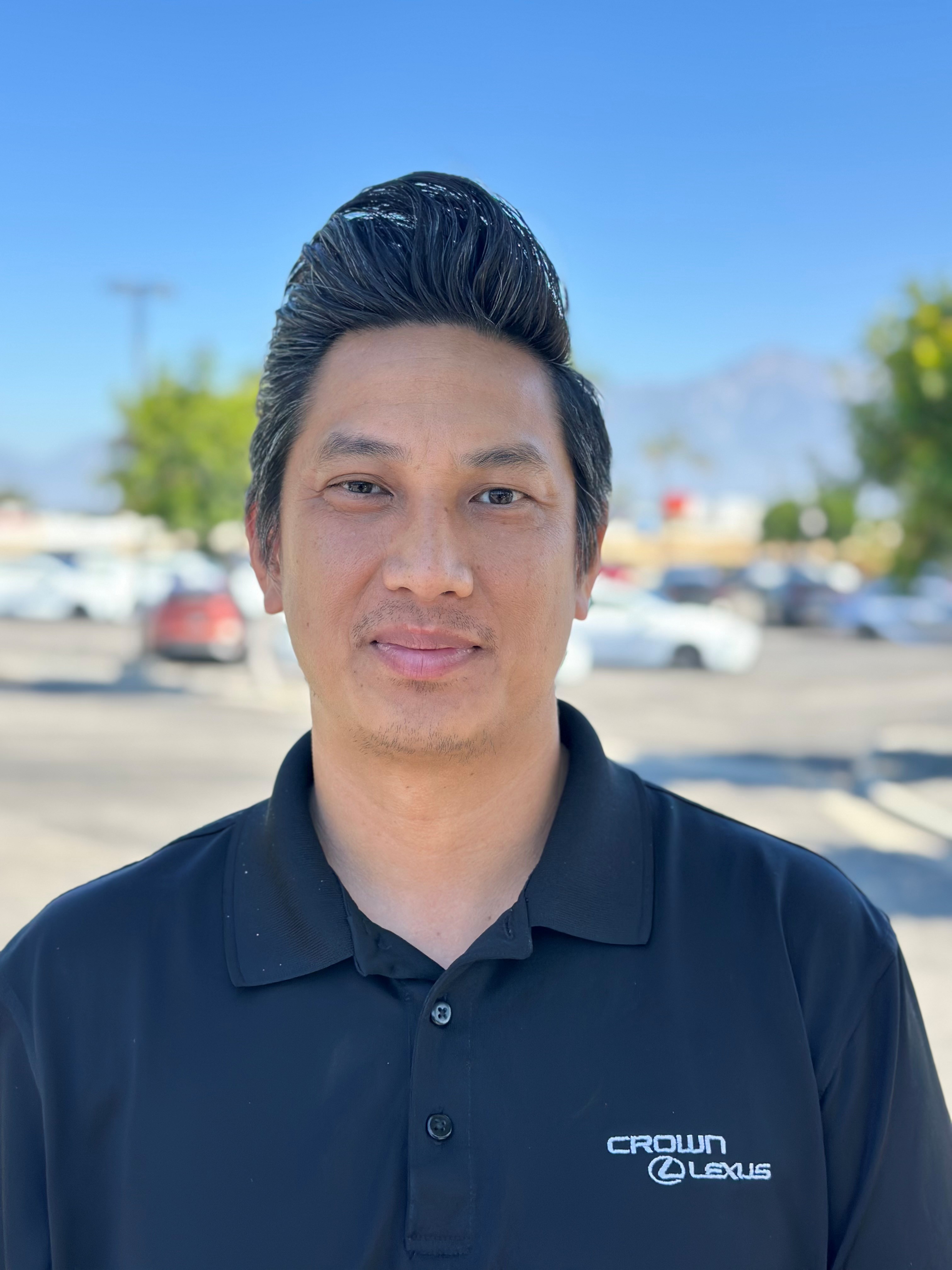 Staff member Tony Huỳnh - VIETNAMESE from ID_d6fb79