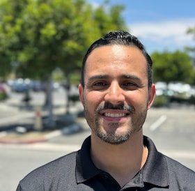 Staff member Diego Diaz - Spanish from ID_fc7bce