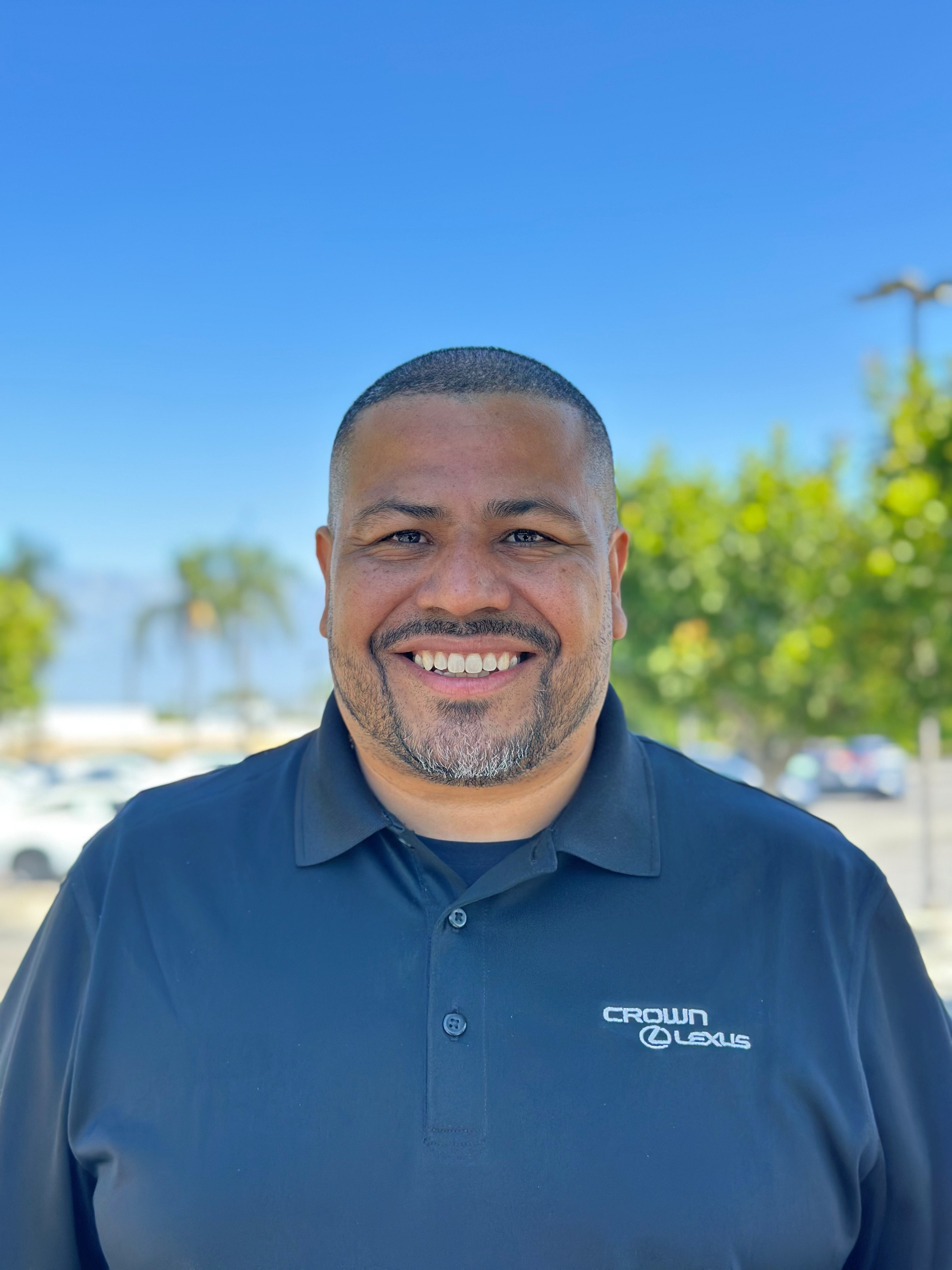 Staff member Oscar Mercado - Spanish from ID_fc7bce