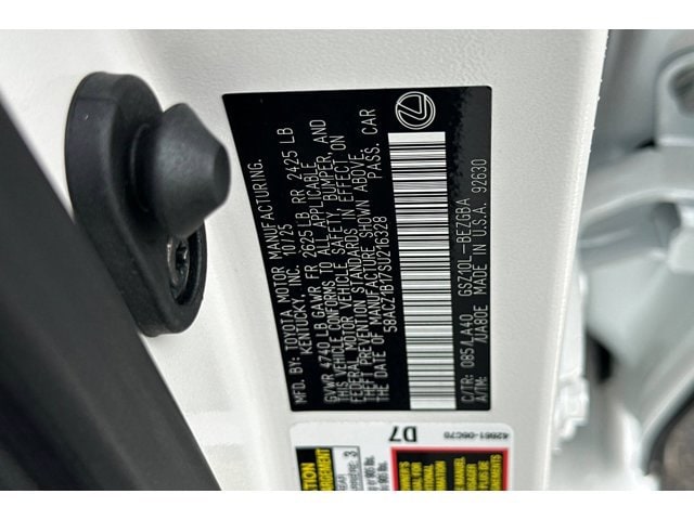 2025 Lexus ES 350 - Photo 18