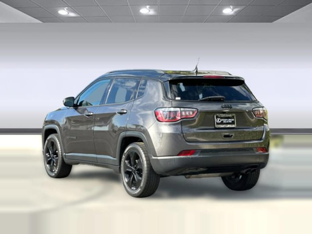 Used 2018 Jeep Compass Latitude FWD SUV