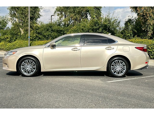 2013 Lexus ES 350 photo 2