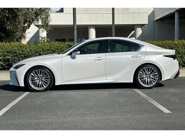 2024 Lexus IS 300 photo 2