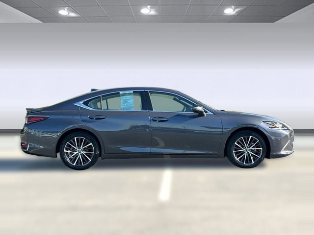 2025 LEXUS ES 300h Base photo 3