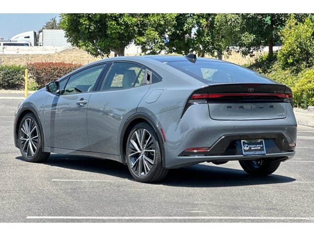 Prius XLE Hatchback