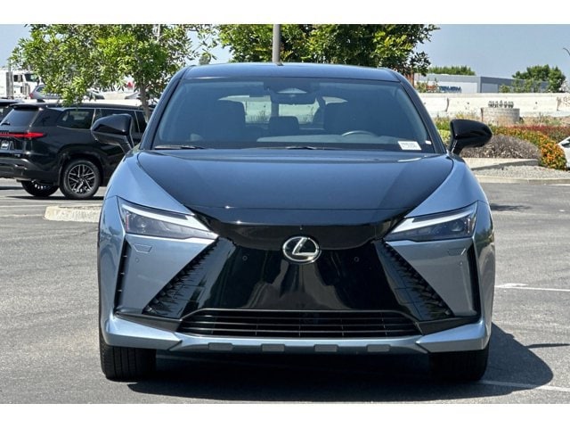 2023 LEXUS RZ 450e Premium w/18" Wheel photo 4