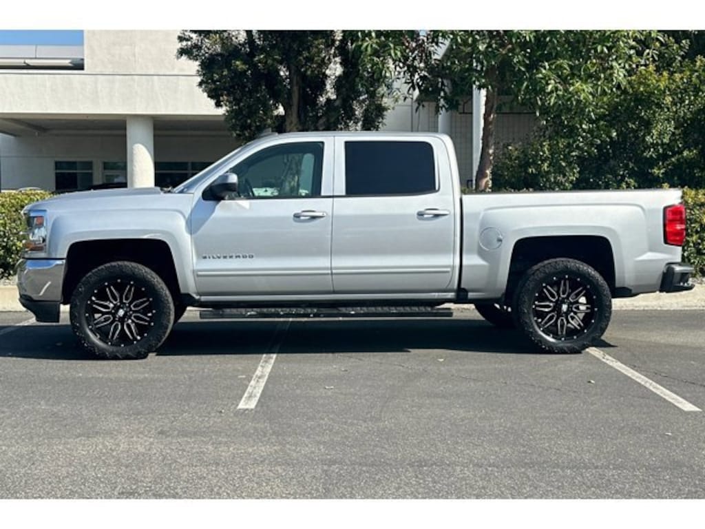 Used 2018 Chevrolet Silverado 1500 LT w/1LT Truck Crew Cab