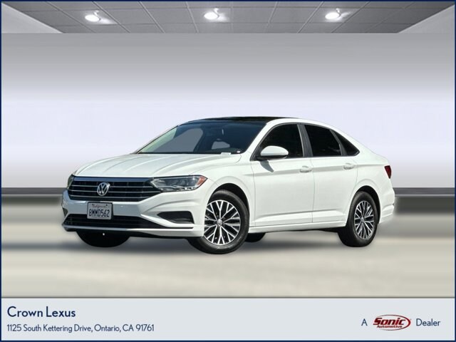 2019 Volkswagen Jetta 1.4T R-Line — photo 1 of 24