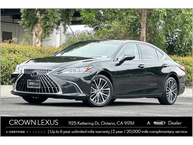 2024 Lexus ES 300h 300h's photo