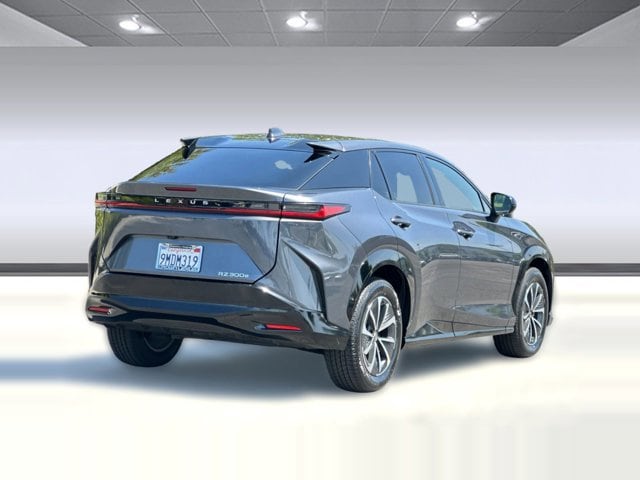 2024 LEXUS RZ 300e Premium w/18" Wheel photo 3