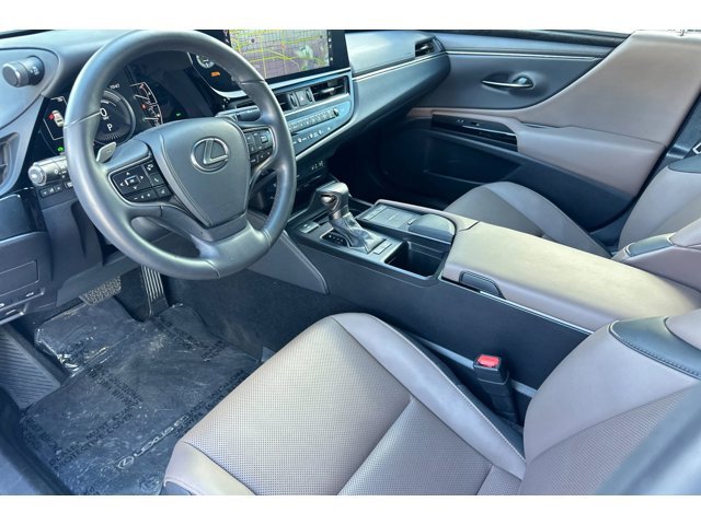 2022 Lexus ES 300h photo 3