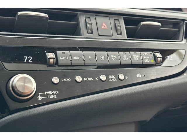 2025 Lexus ES 350 - Photo 22