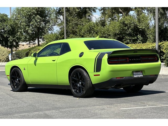 2015 Dodge Challenger R/T Scat Pack photo 3