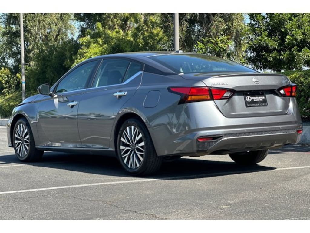 Used 2024 Nissan Altima 2.5 SV Sedan