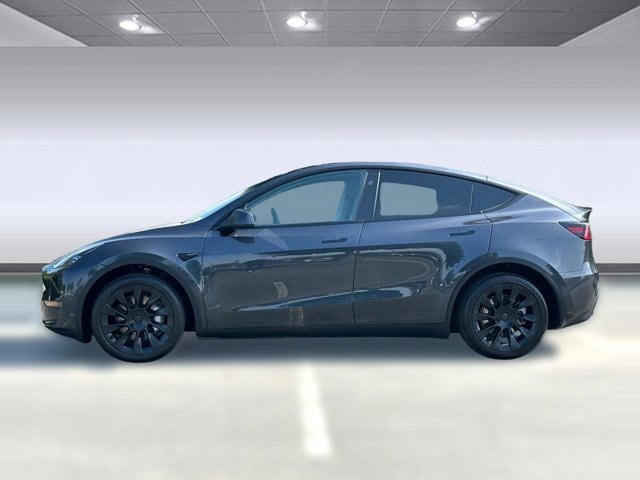 Used 2024 Tesla Model Y Long Range with VIN 7SAYGDEE4RA226972 for sale in Ontario, CA