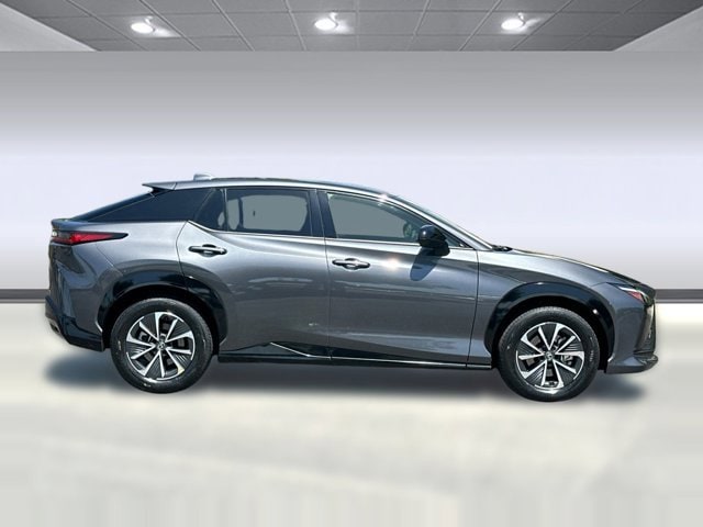 2024 LEXUS RZ 300e Premium w/18" Wheel photo 6