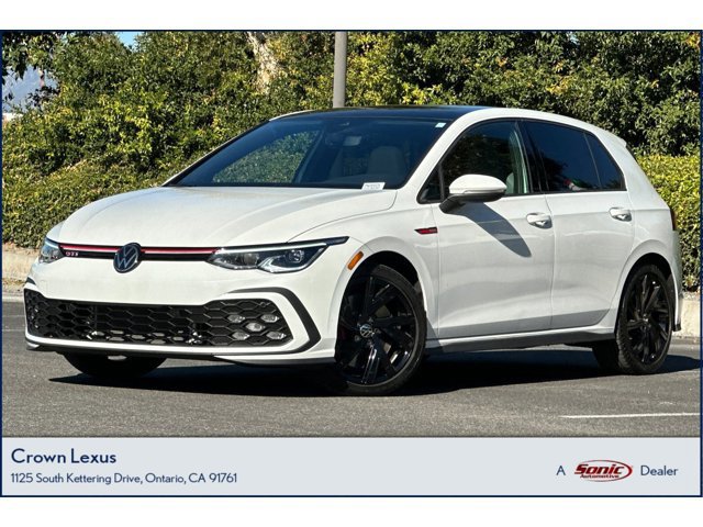 2023 Volkswagen Golf GTI SE's photo