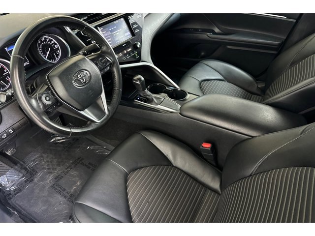 2020 Toyota Camry SE photo 4