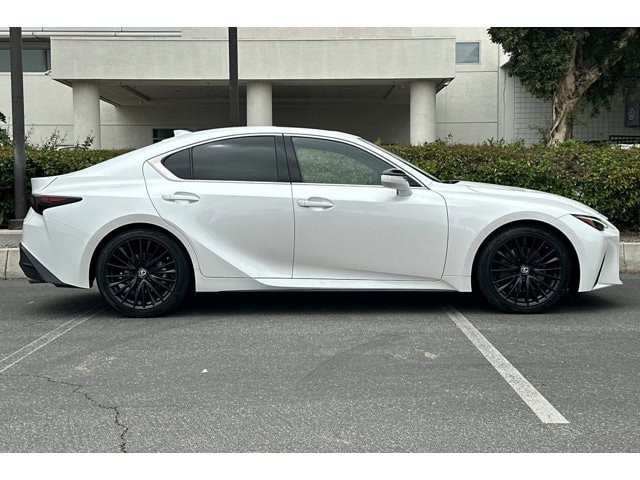 2022 LEXUS IS 300 photo 6