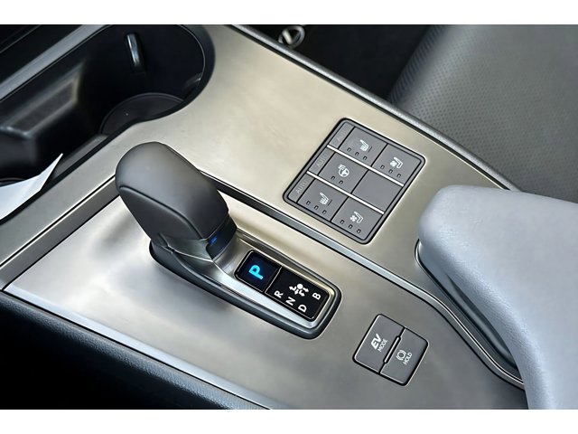 2026 Lexus UX Hybrid 300h Premium - Photo 16