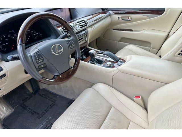 LS 460 Sedan