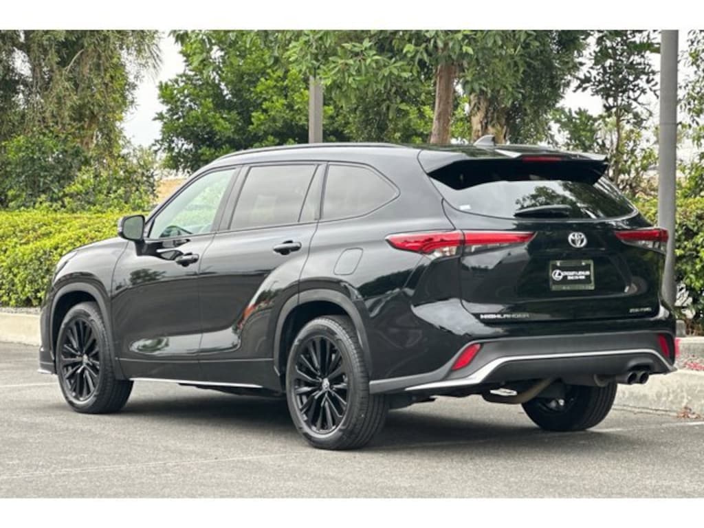 Used 2023 Toyota Highlander XSE SUV