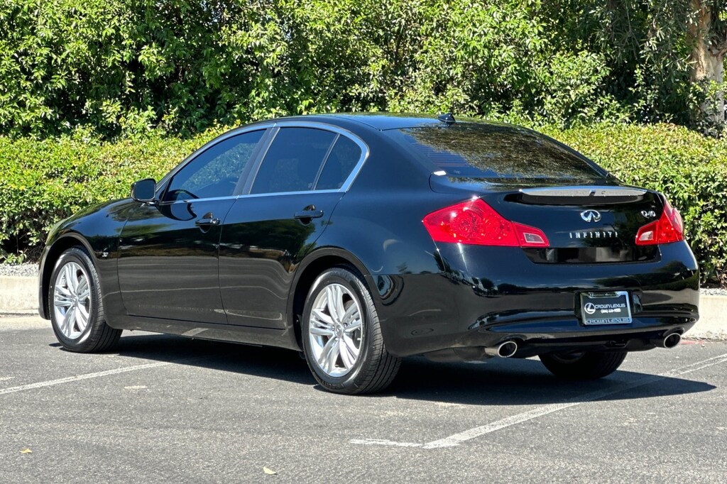 Used 2015 INFINITI Q40 with Moonroof Package Sedan