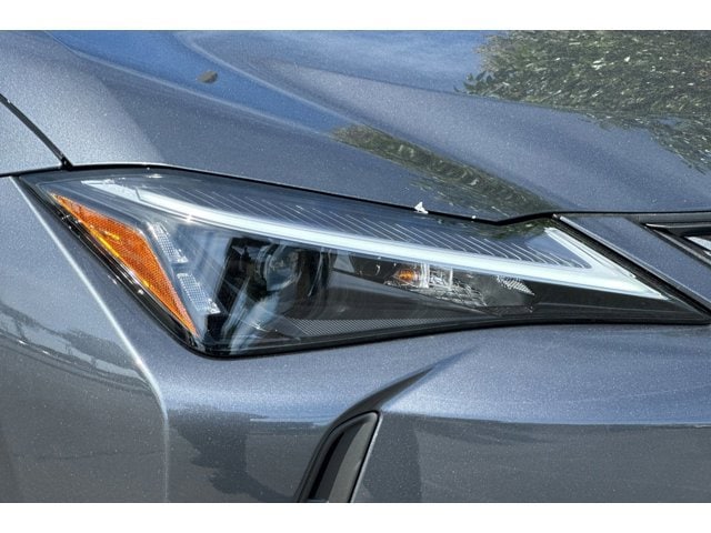 2026 Lexus UX Hybrid 300h Premium - Photo 10
