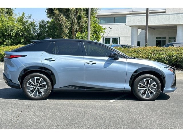 2023 LEXUS RZ 450e Premium w/18" Wheel photo 6