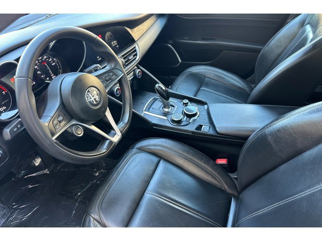 2019 Alfa Romeo Giulia photo 4