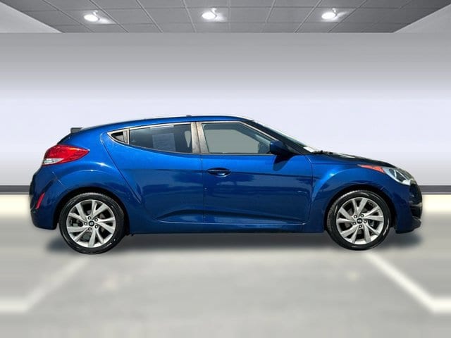 2016 Hyundai Veloster Base photo 6