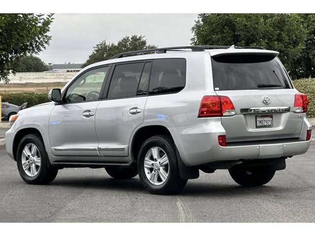 2015 Toyota Land Cruiser photo 2