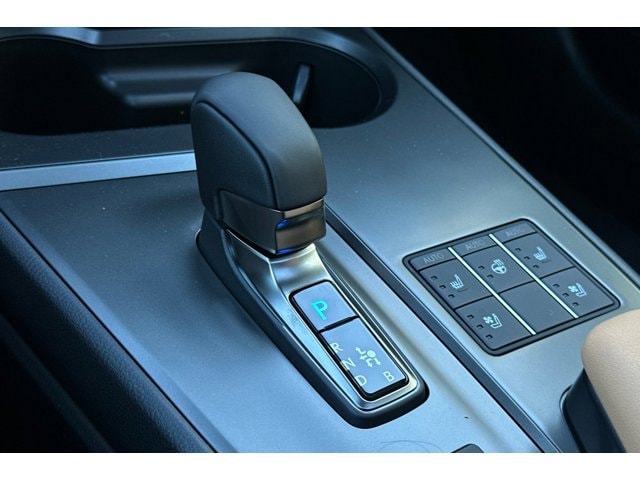 2025 Lexus UX 300h Premium - Photo 15