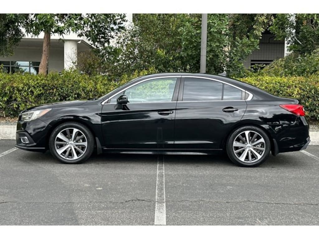 Used 2018 Subaru Legacy 2.5i Limited with EyeSight, High Beam Assist, Navigation, Reverse Auto Braking, LED Headlights, Steering Responsive Headlights, and Starlink Sedan