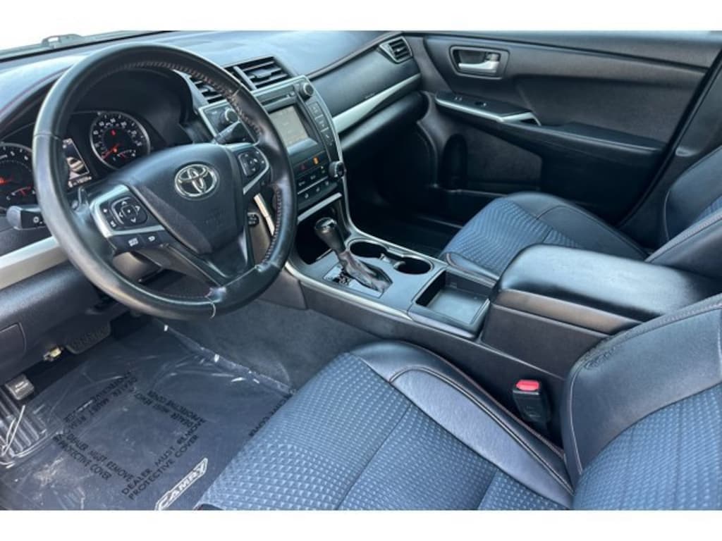 Used 2015 Toyota Camry LE Sedan