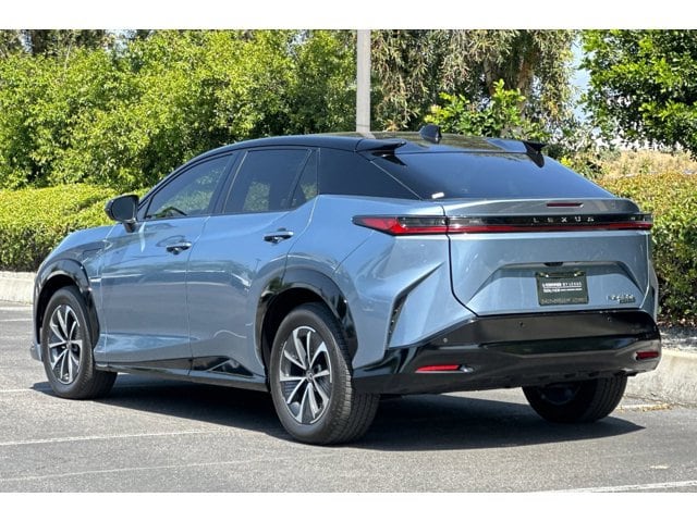 2023 LEXUS RZ 450e Premium w/18" Wheel photo 2
