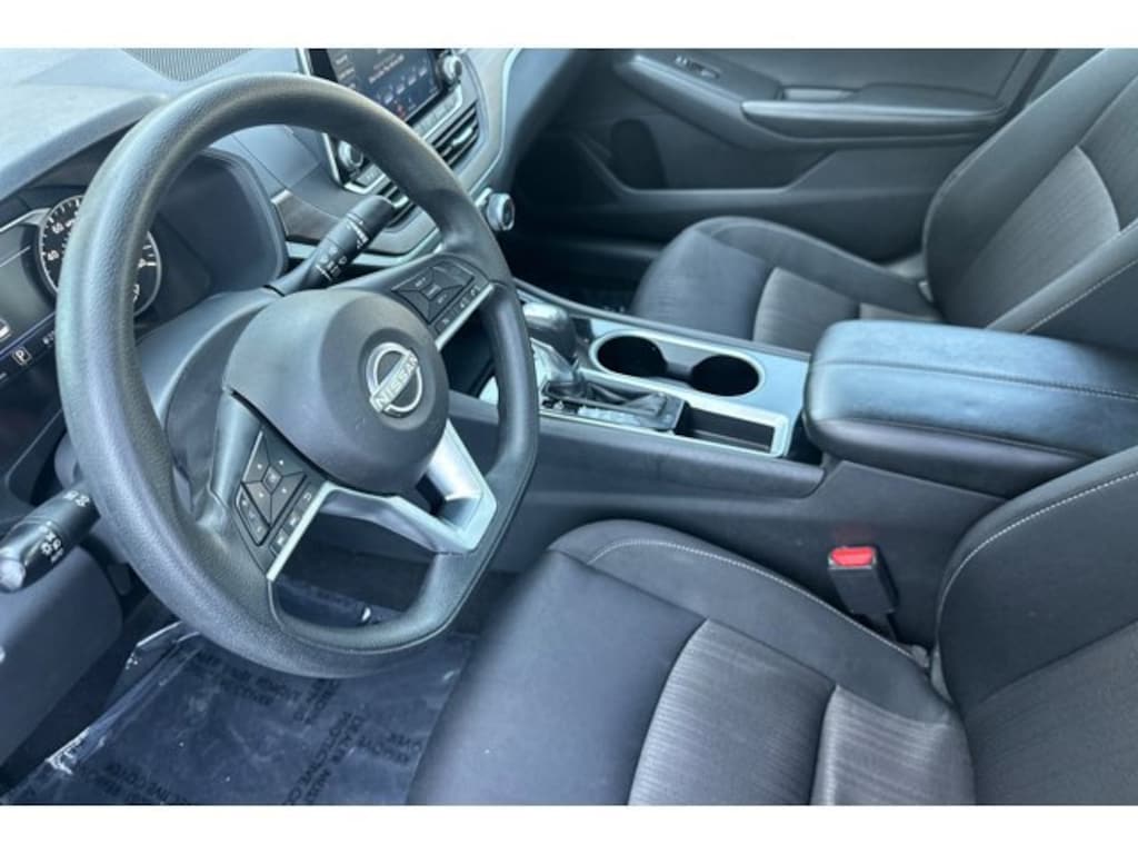 Used 2024 Nissan Altima 2.5 SV Sedan