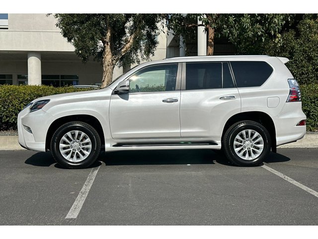 2023 Lexus GX 460 Premium photo 2