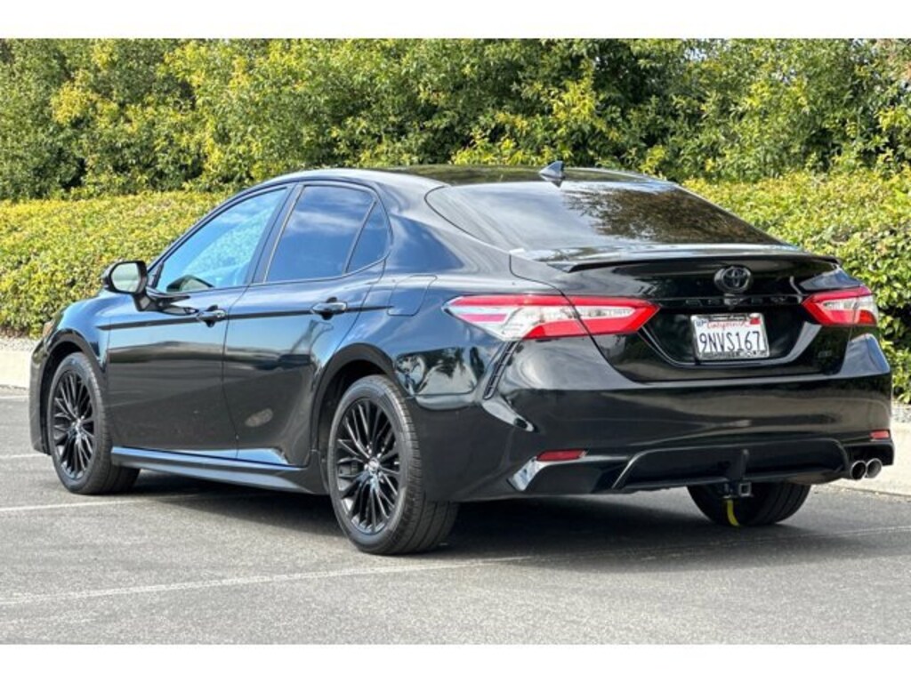 Used 2019 Toyota Camry SE Sedan