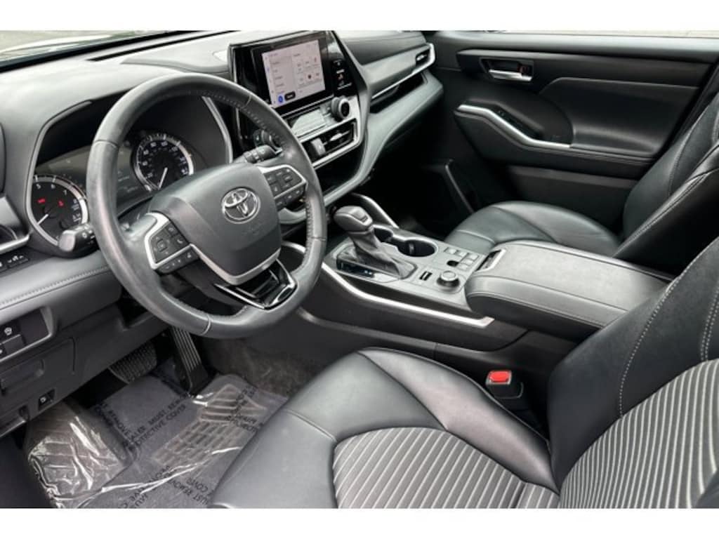 Used 2023 Toyota Highlander XSE SUV