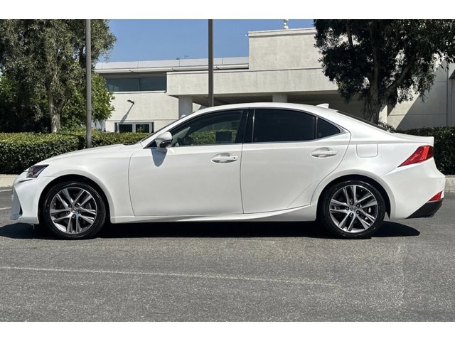 2020 Lexus IS 300 photo 2