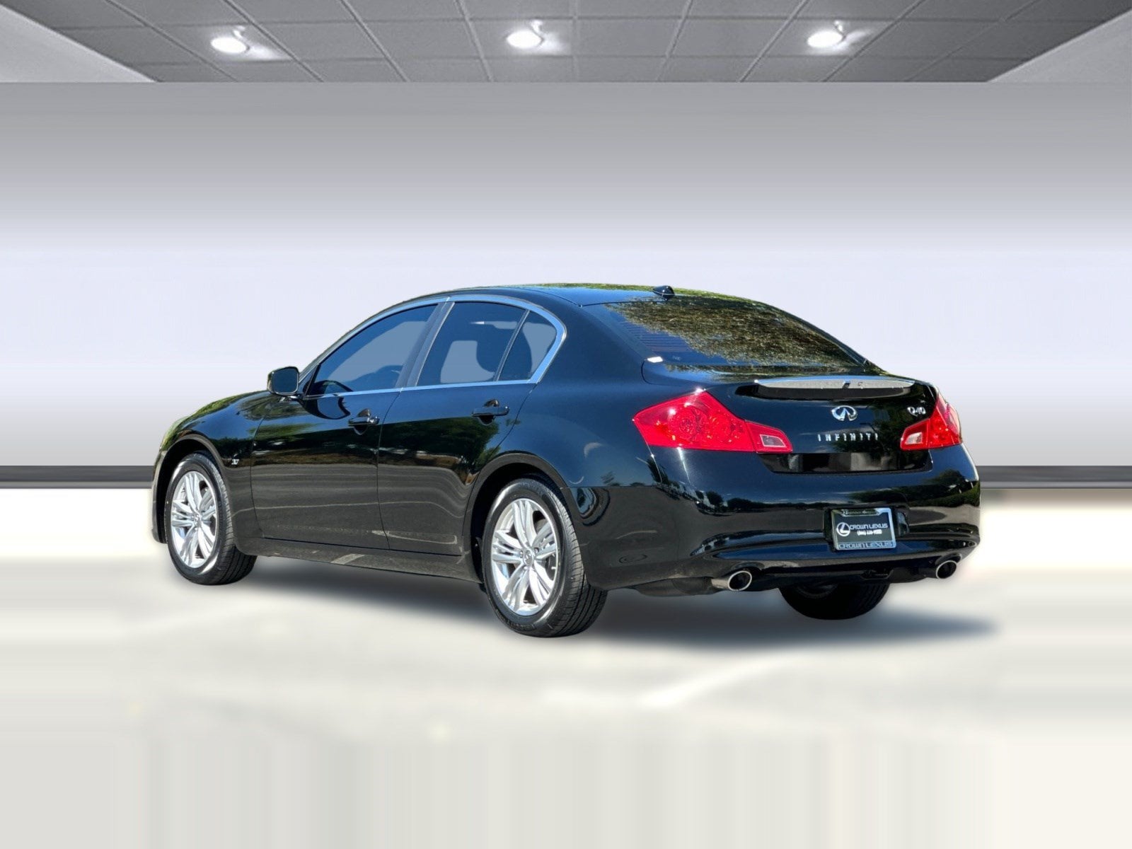 2015 INFINITI Q40 With Moonroof Package Sedan