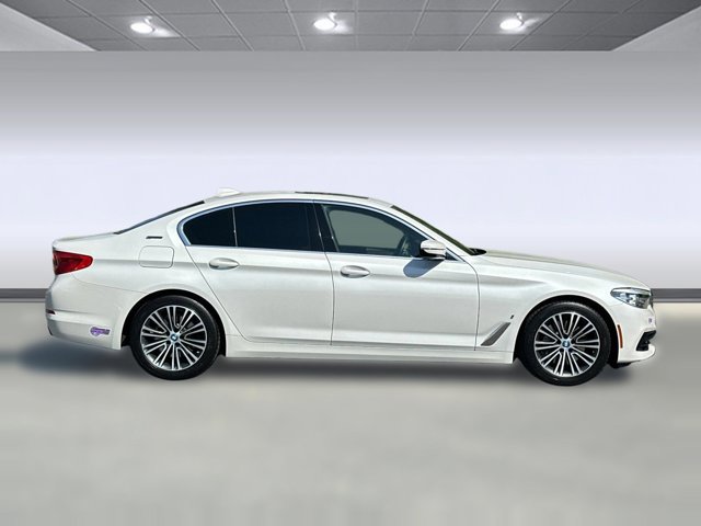 2019 BMW 530e iPerformance photo 3