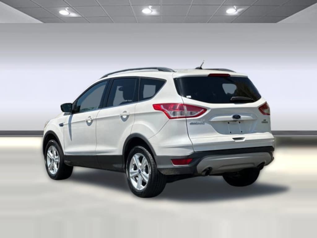 Used 2015 Ford Escape SE SUV