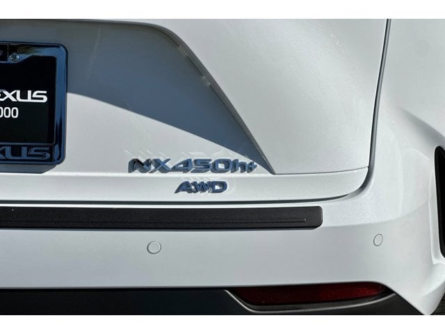 2026 Lexus NX PHEV 450h+ - Photo 6