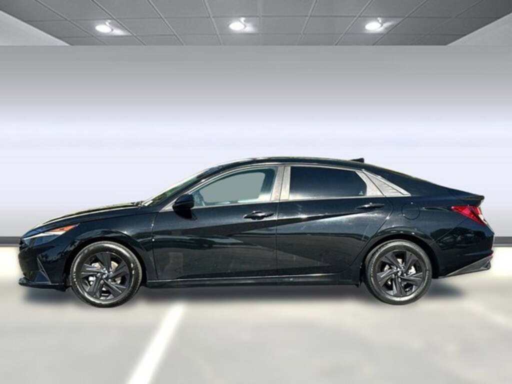 Used 2022 Hyundai Elantra SEL Sedan