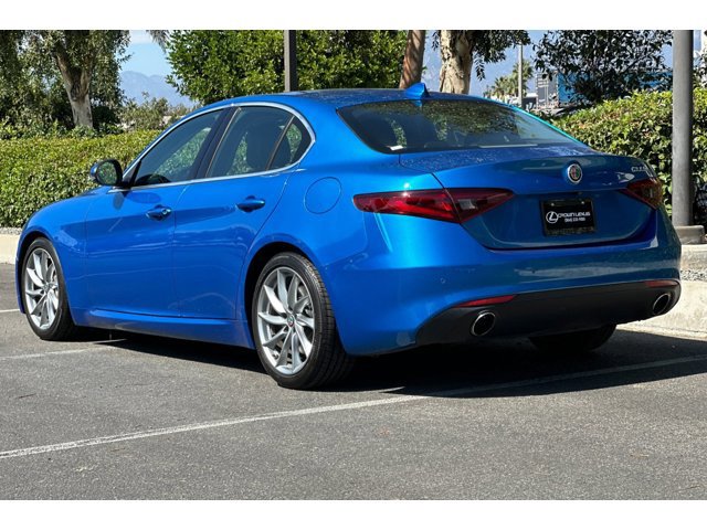 2019 Alfa Romeo Giulia photo 3